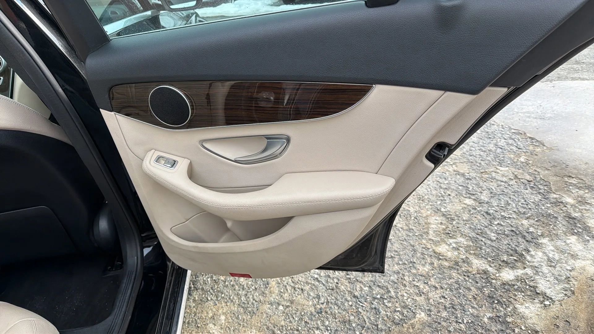 Used 2018 Mercedes-Benz C 300 Sedan w/ Premium Package image 33