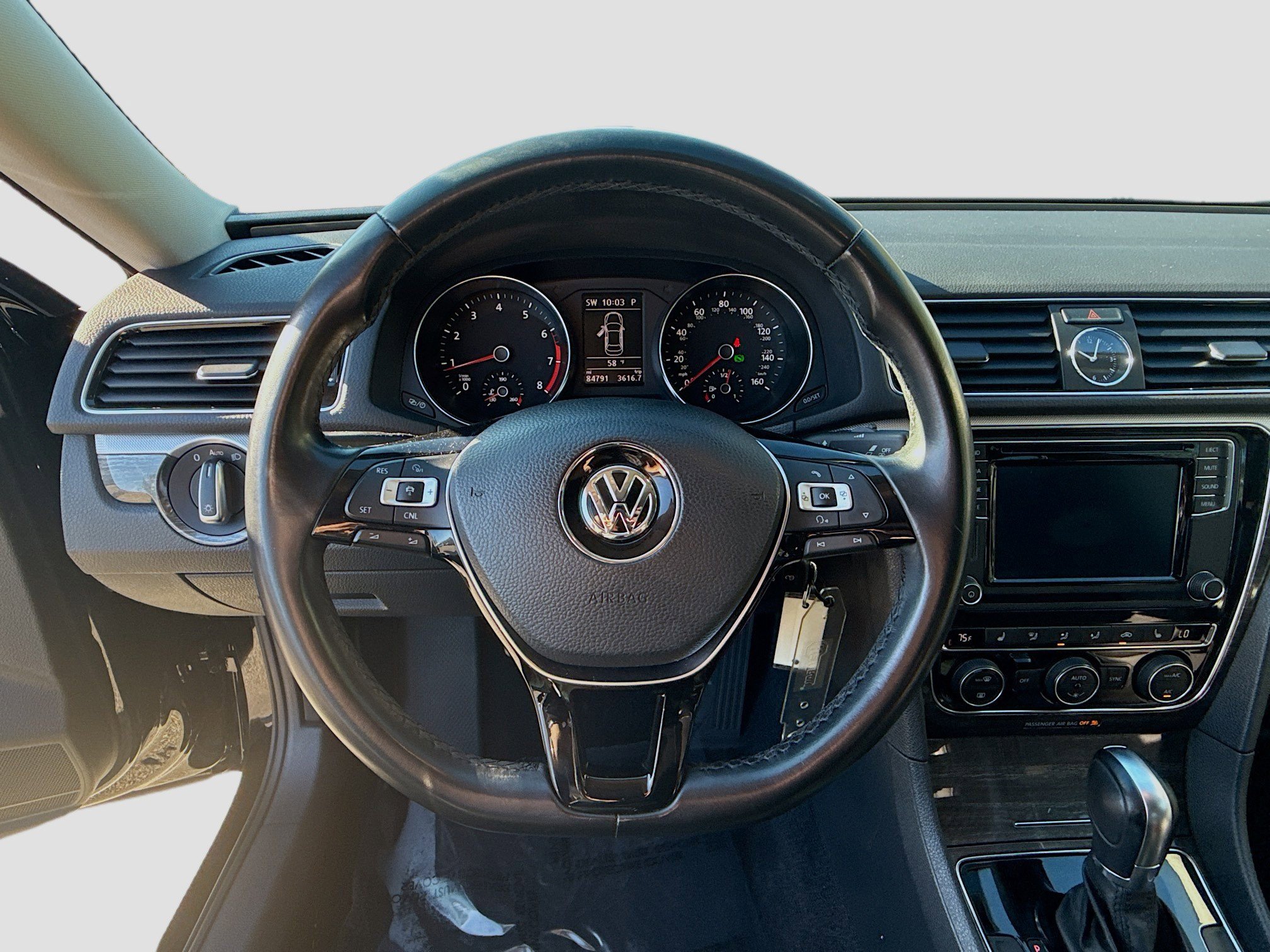 Used 2016 Volkswagen Passat 1.8T SE image 10