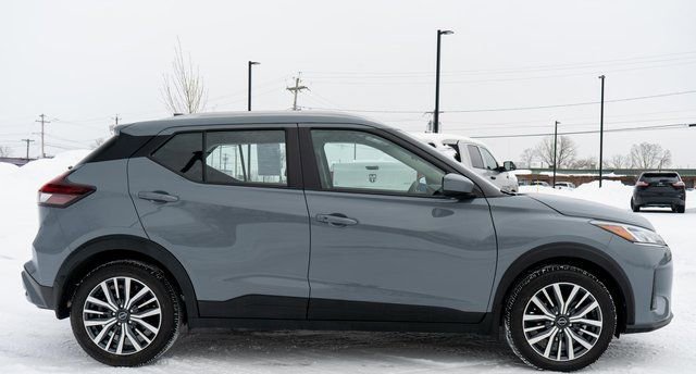 Used 2023 Nissan Kicks SV image 5