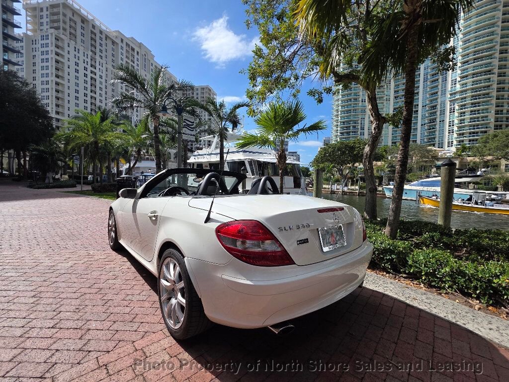 Used 2005 Mercedes-Benz SLK 350 Movie Star image 34