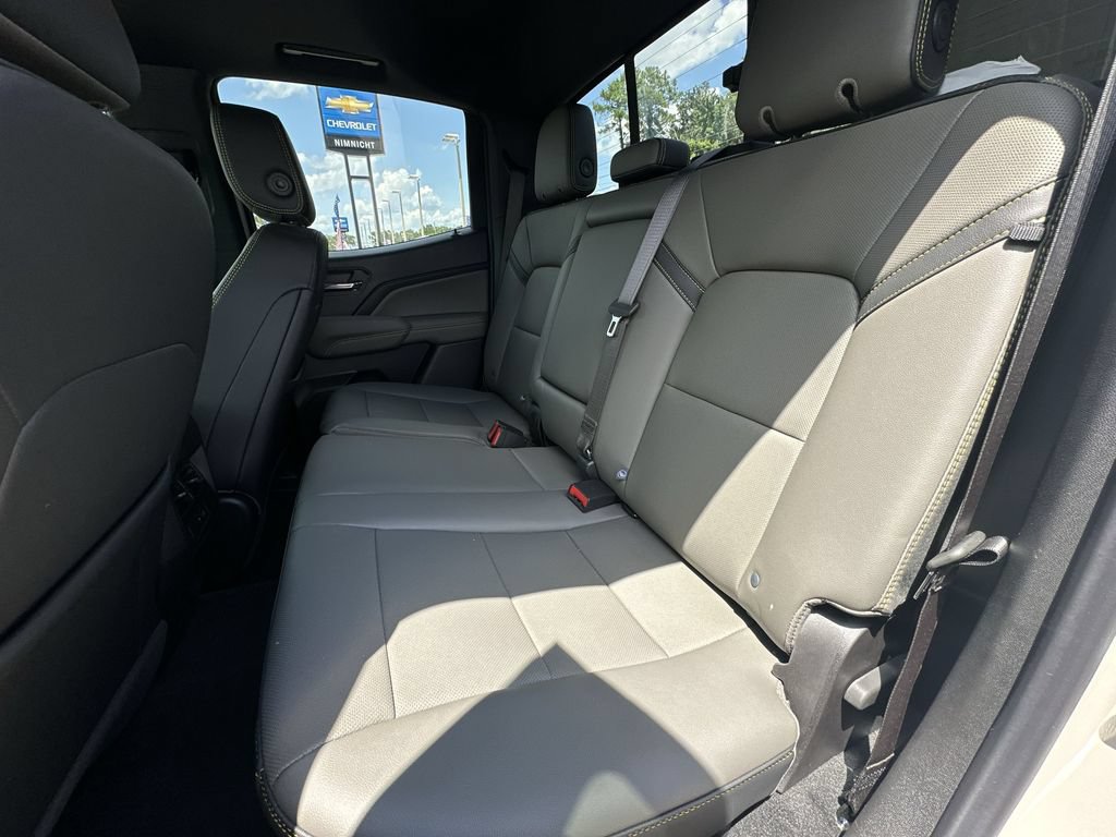 Used 2026 Chevrolet Colorado ZR2 w/ Technology Package AWD/4WD image 18