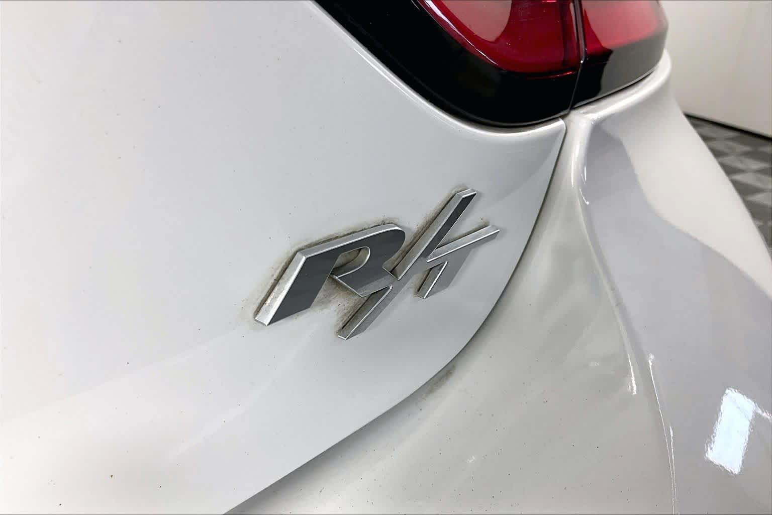 Used 2018 Dodge Charger R/T w/ Plus Group RWD image 10