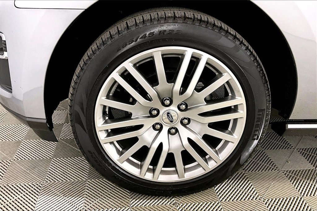 Used 2024 Ford Expedition Limited image 7