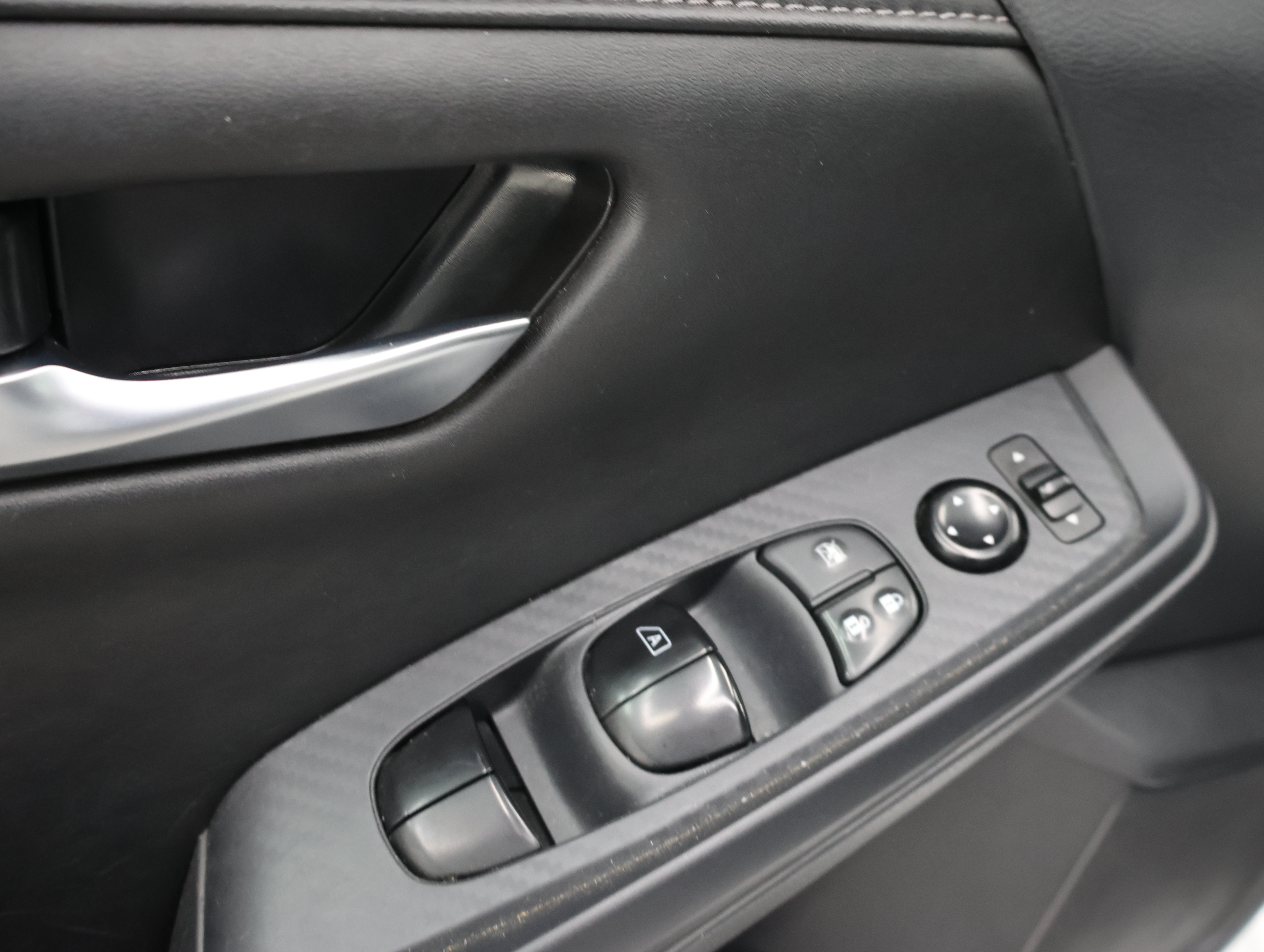 Used 2024 Nissan Sentra SV FWD image 37