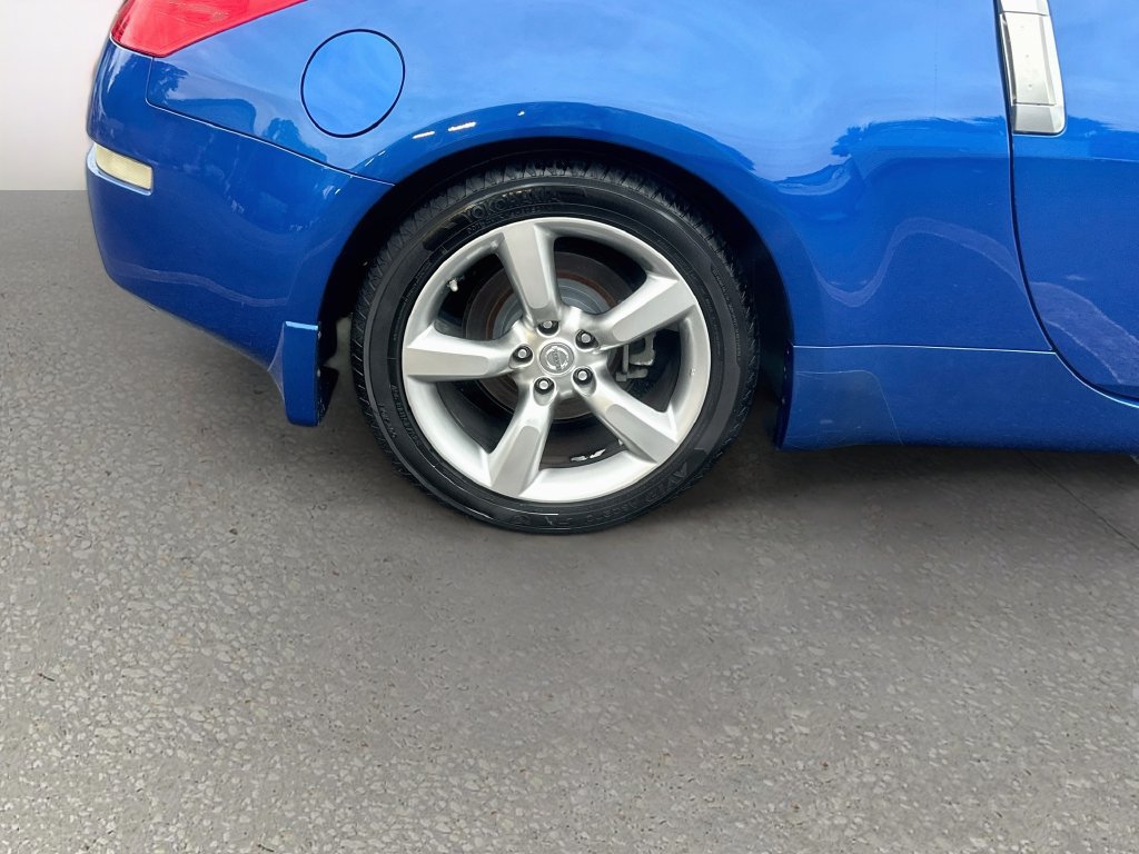 Used 2006 Nissan 350Z Touring RWD image 24