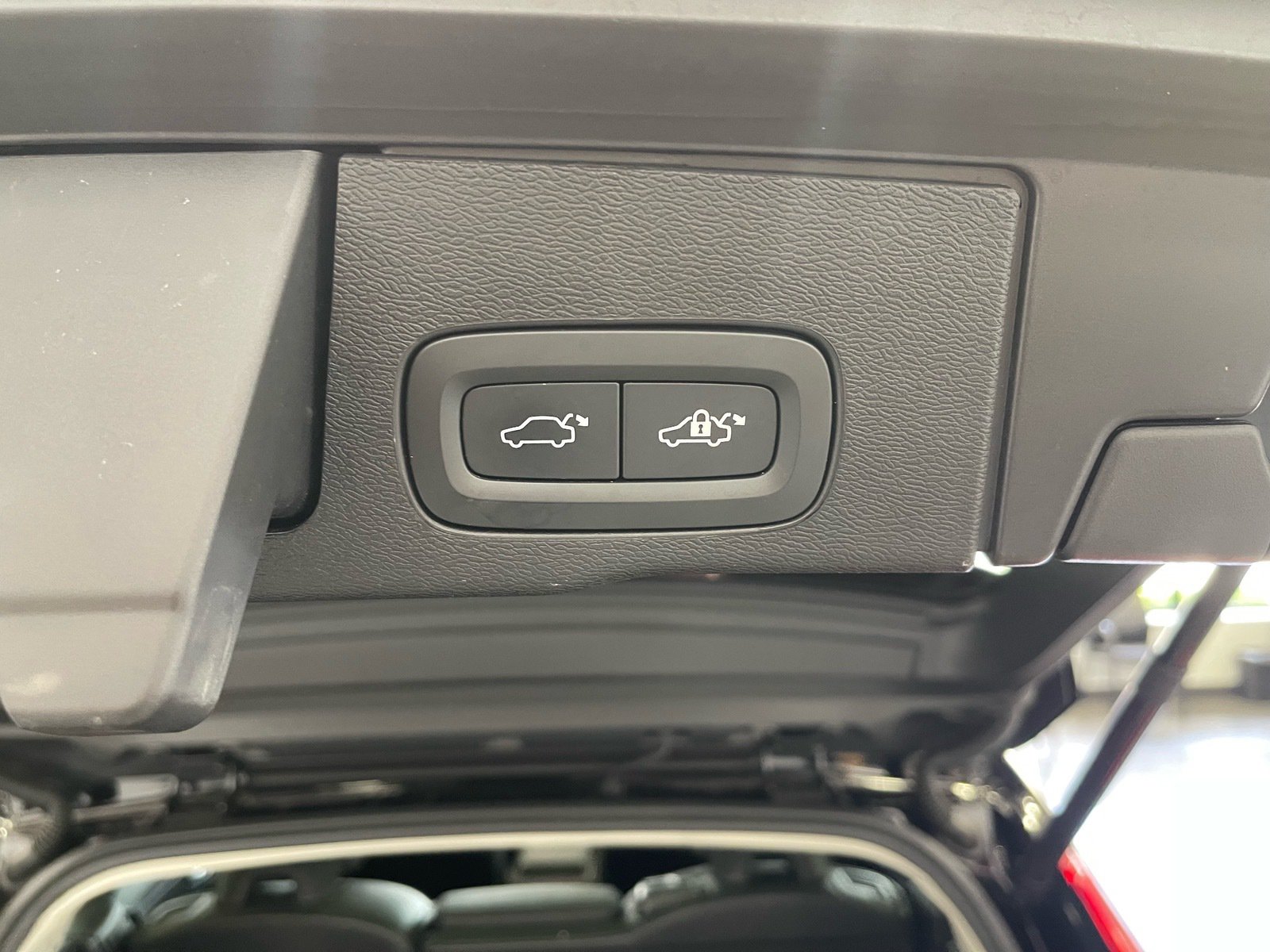 Used 2024 Volvo XC60 T8 Plus AWD/4WD image 35