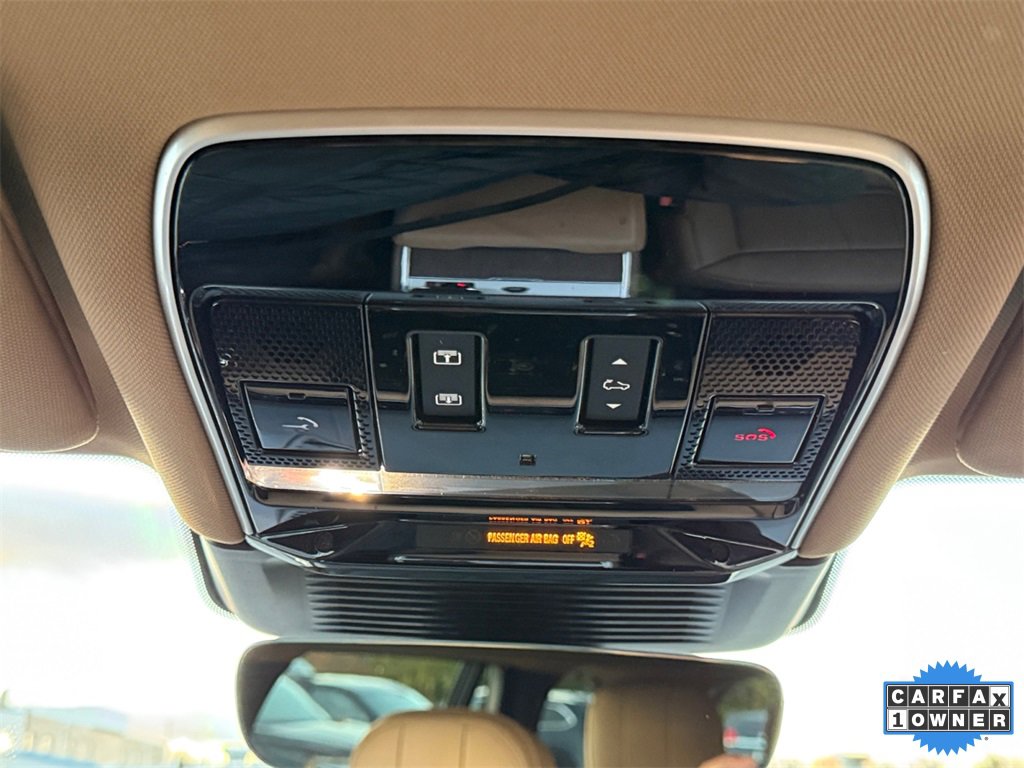 Used 2025 Land Rover Range Rover Long Wheelbase SE image 18