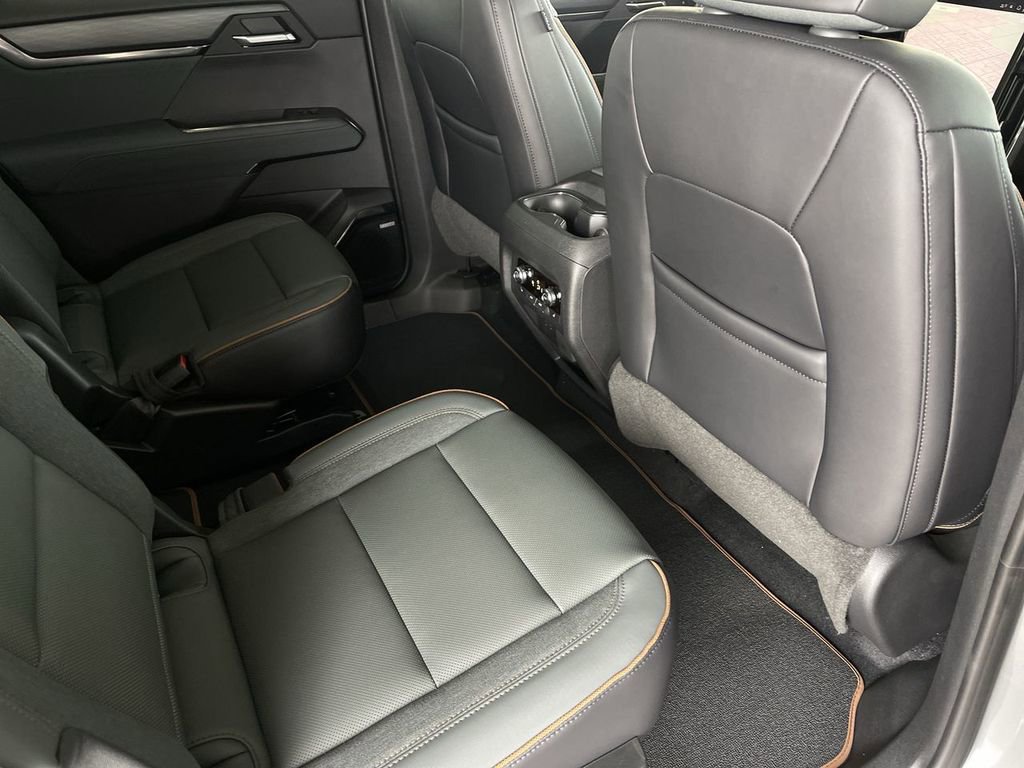 New 2026 GMC Acadia AT4 w/ Luxury Package image 27