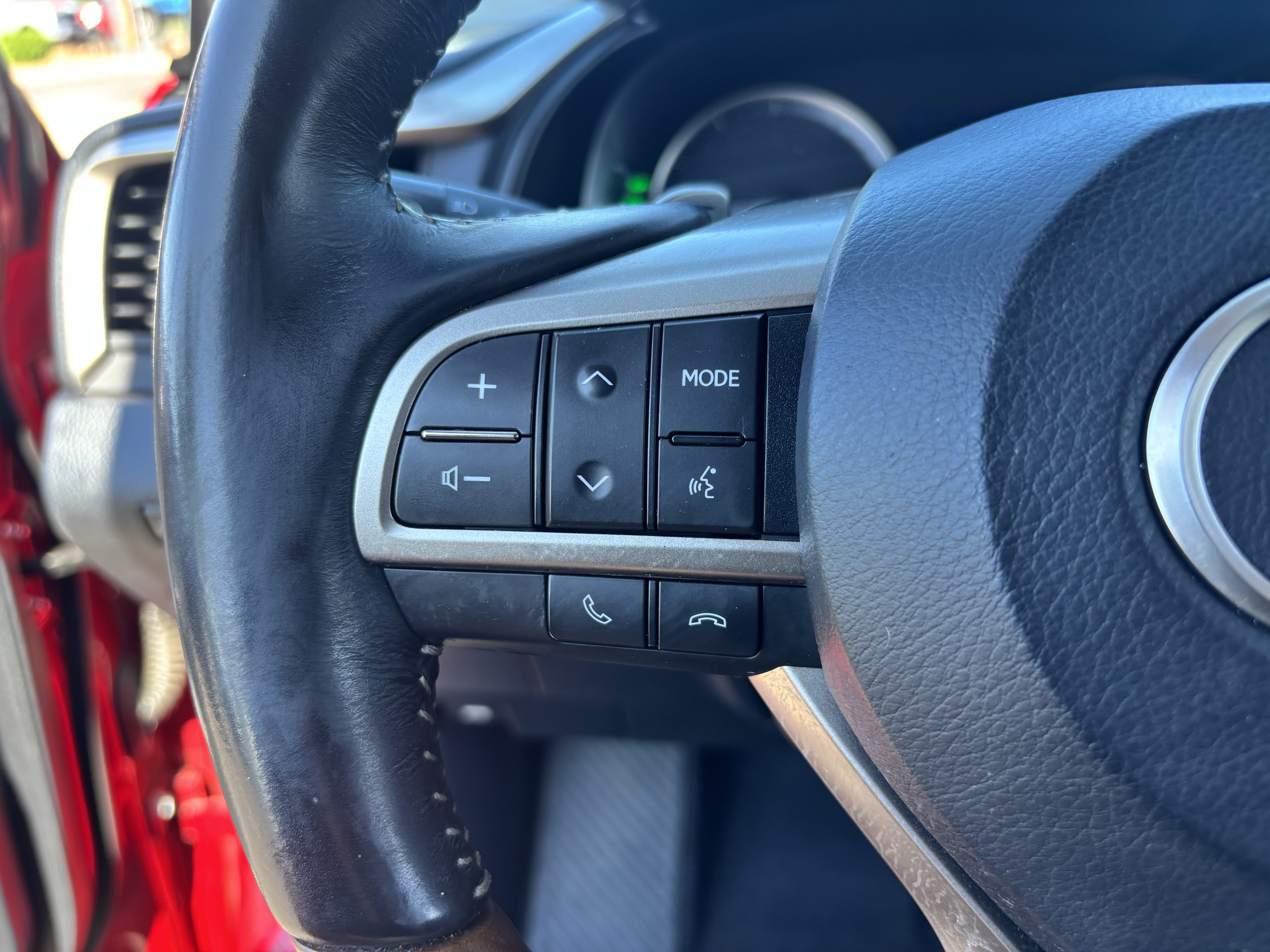 Used 2020 Lexus RX 450hL AWD w/ Premium Package image 26