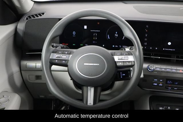 Used 2024 Hyundai Kona SE FWD image 7