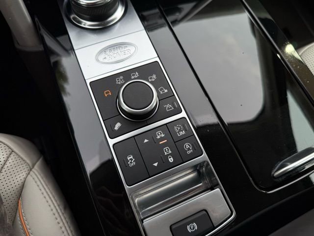 Used 2017 Land Rover Discovery HSE Luxury image 25