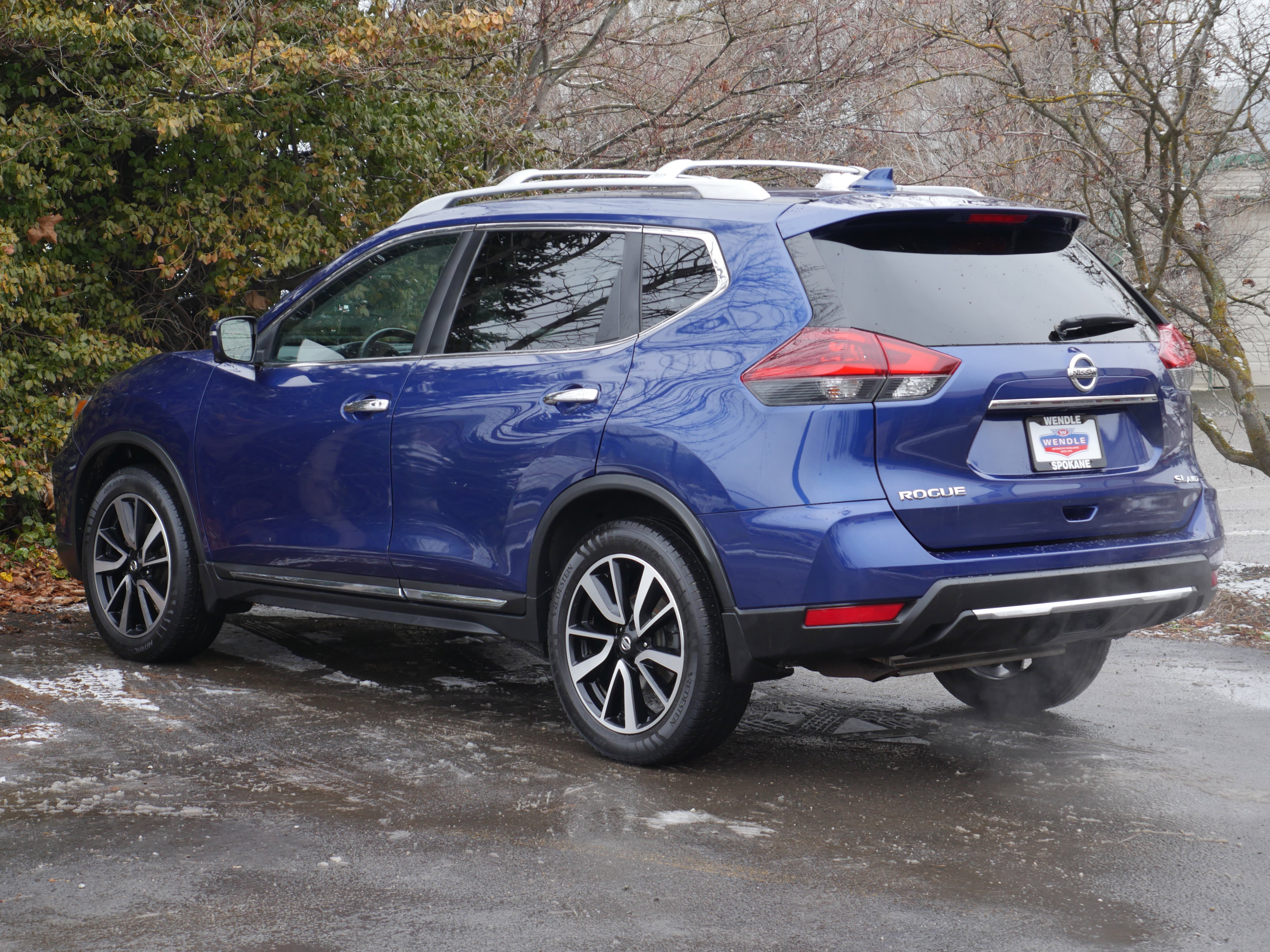 Used 2018 Nissan Rogue SL w/ Premium Package image 18