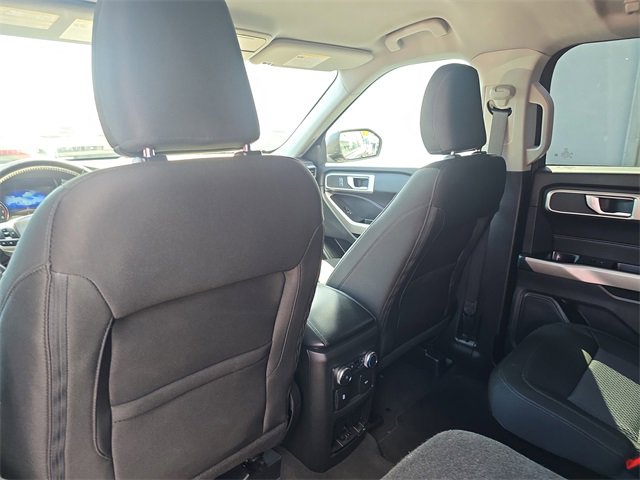 Used 2022 Ford Explorer XLT image 13