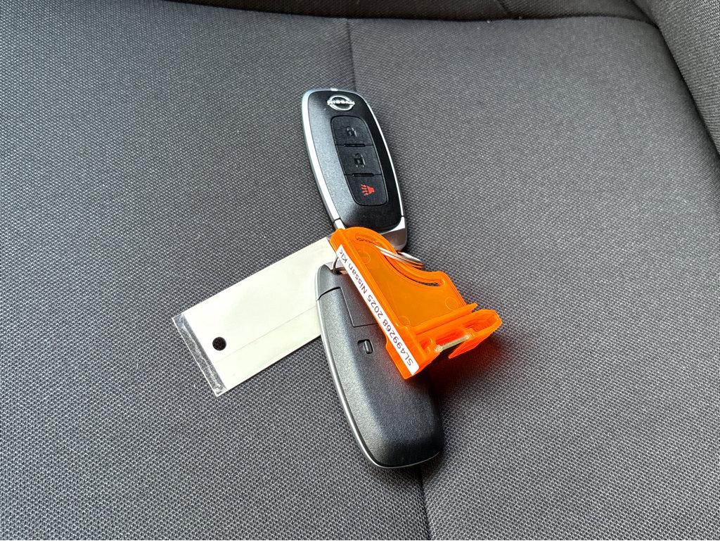 Used 2025 Nissan Kicks Play S image 30