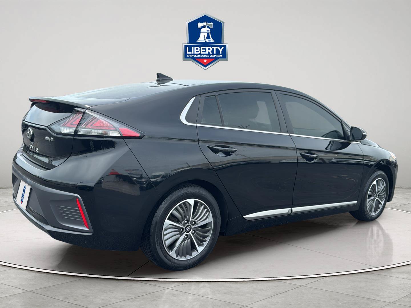 Used 2022 Hyundai Ioniq SEL FWD image 11