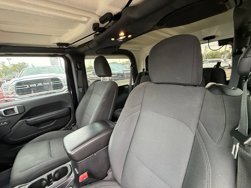 Used 2019 Jeep Wrangler Sport AWD/4WD image 13