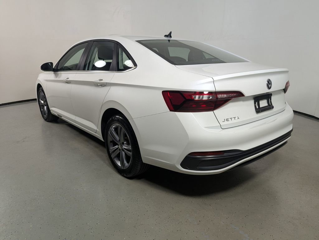 Used 2023 Volkswagen Jetta SE FWD image 5