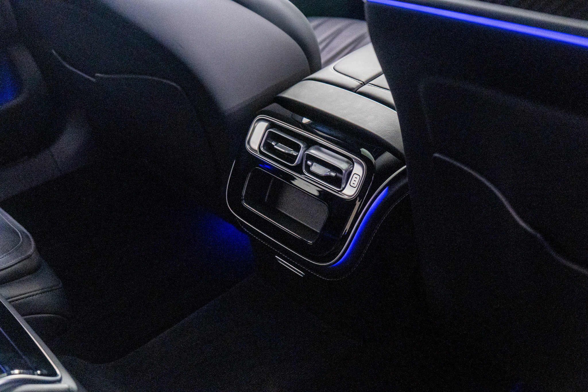 Used 2025 Mercedes-Benz S 63 AMG S w/ AMG Night Package image 40