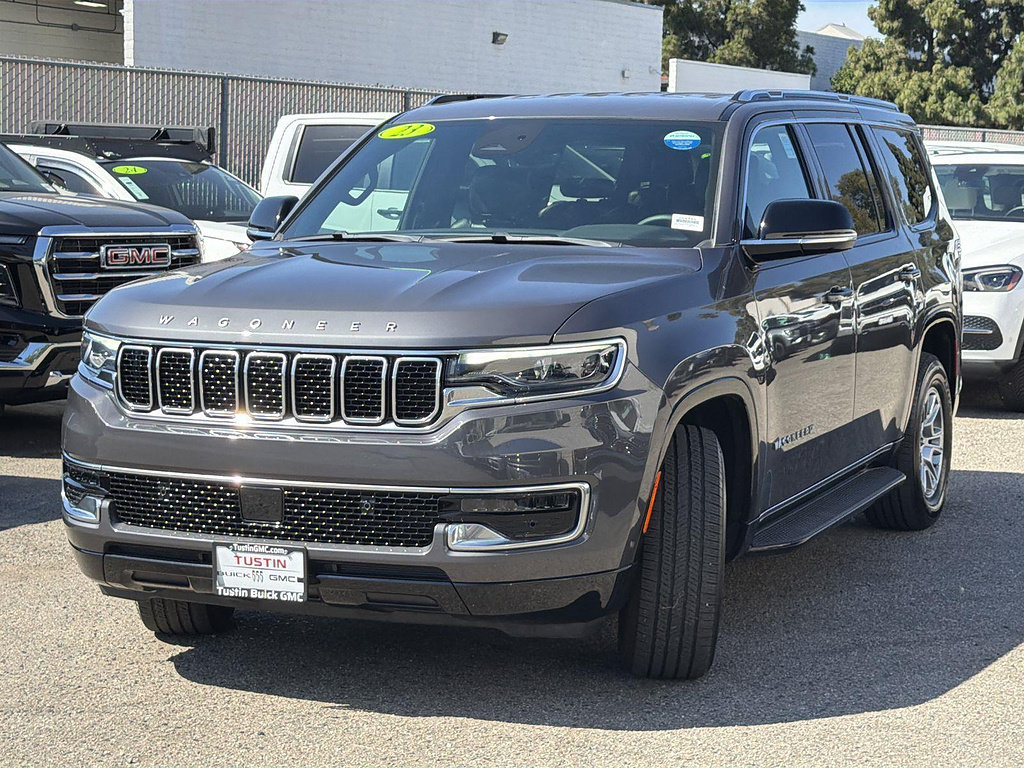 Used 2023 Jeep Wagoneer 4WD image 3