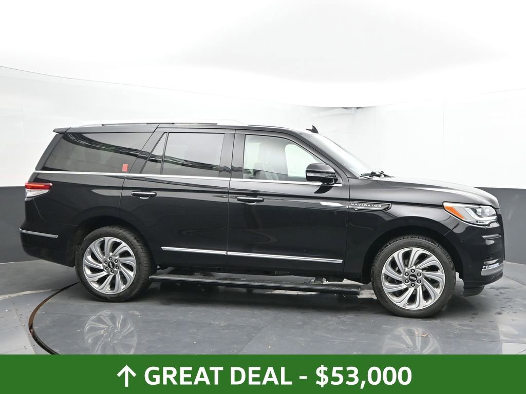 Used 2024 Lincoln Navigator Premiere image 13