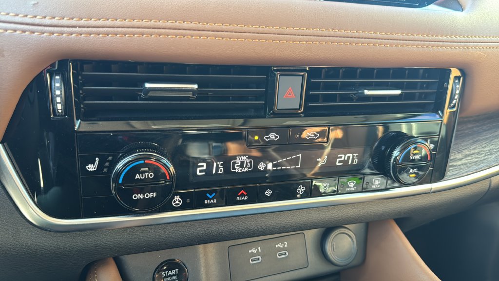 Used 2025 Nissan Rogue Platinum w/ Tech Package FWD image 25