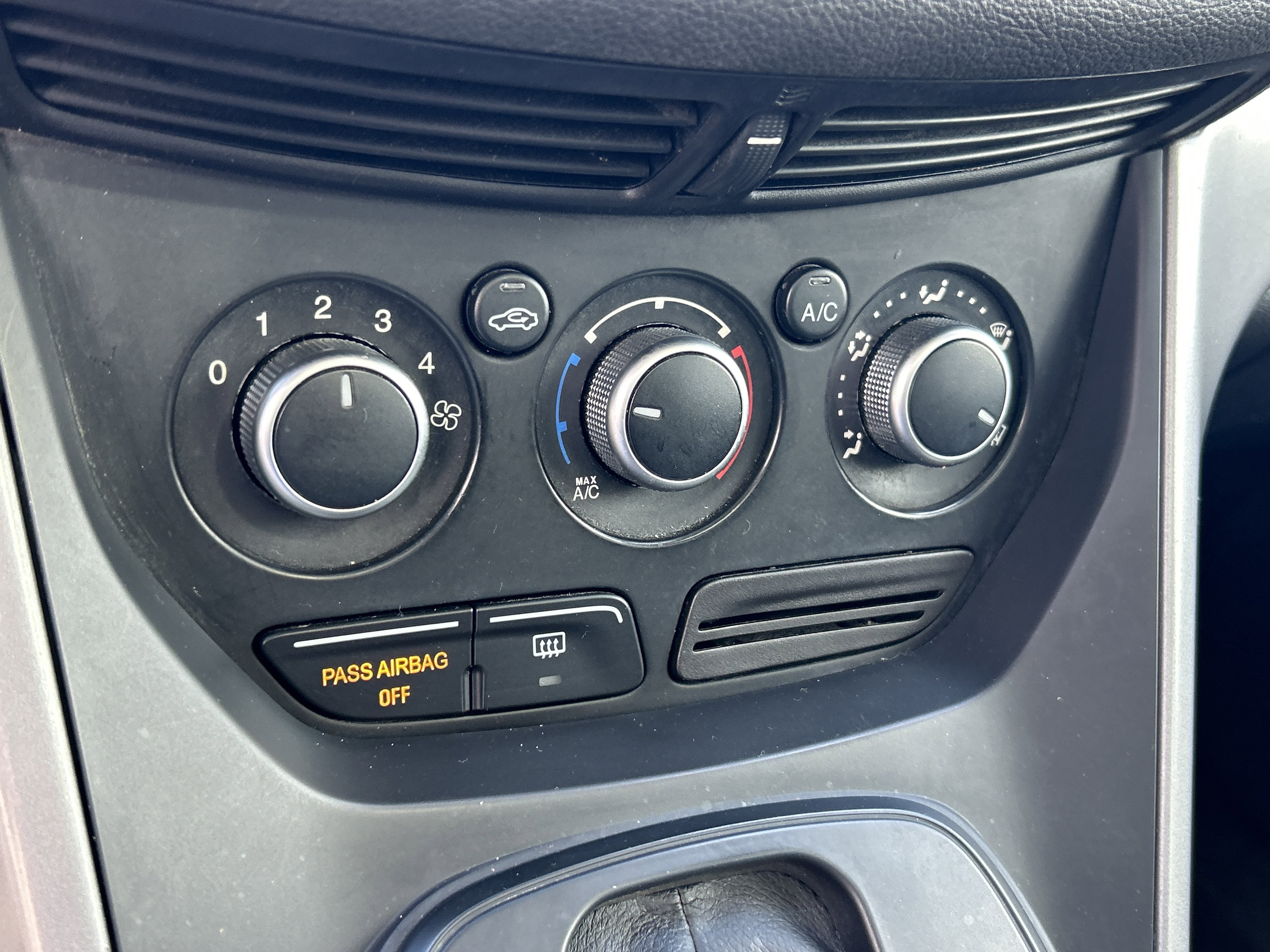 Used 2016 Ford Escape SE image 18