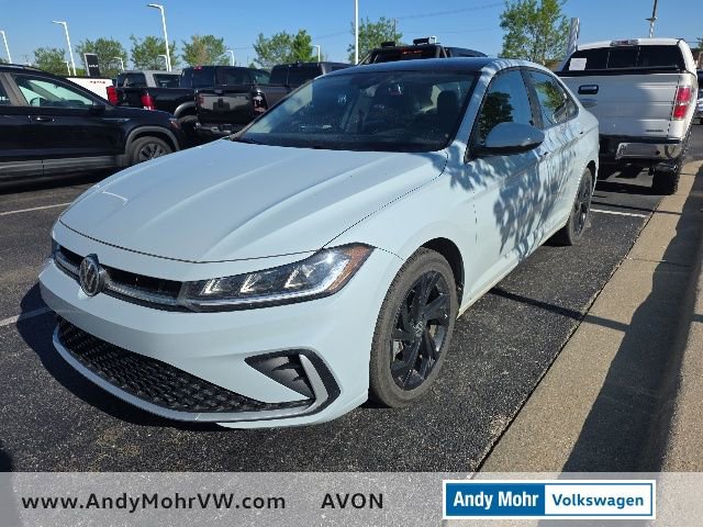 Used 2025 Volkswagen Jetta SE w/ Sunroof Package FWD image 1