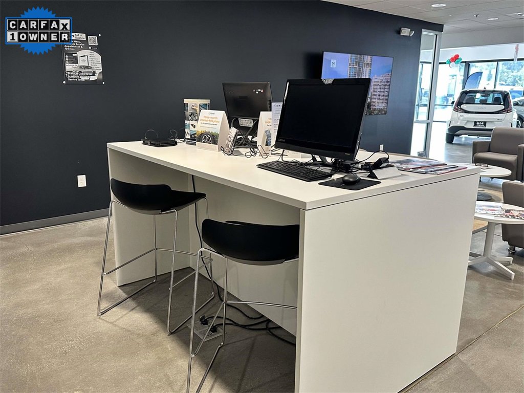 Used 2021 Ford Escape SE w/ SE Sport Appearance Package image 29