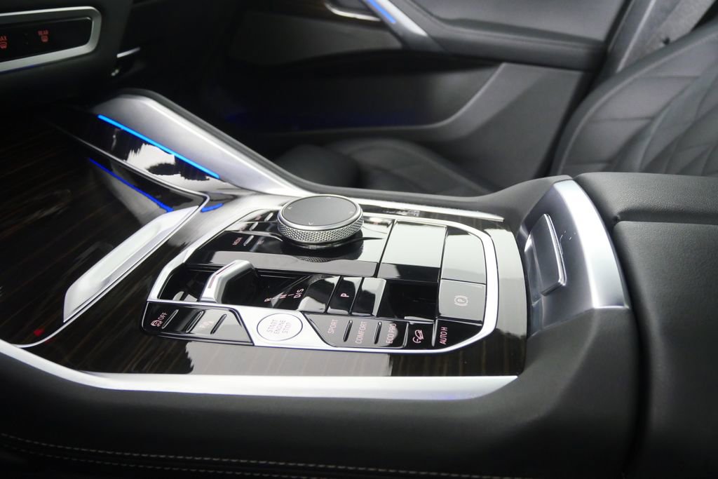 Certified 2025 BMW X6 xDrive40i image 24