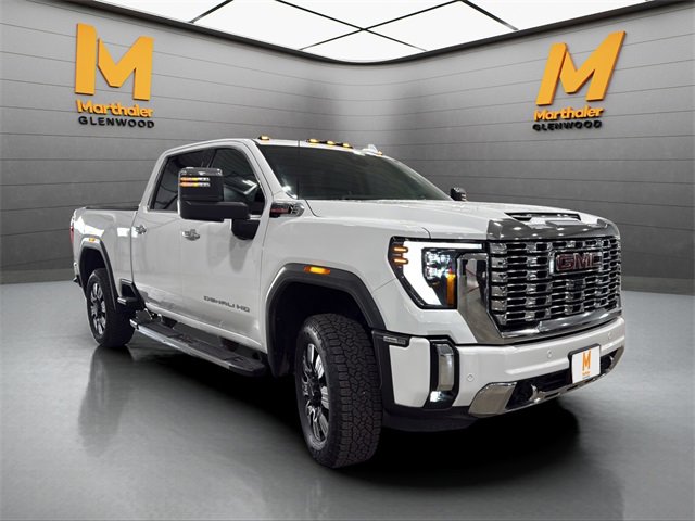 Used 2024 GMC Sierra 3500 Denali image 3