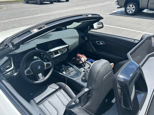 Used 2023 BMW Z4 sDrive30i w/ Convenience Package RWD image 11