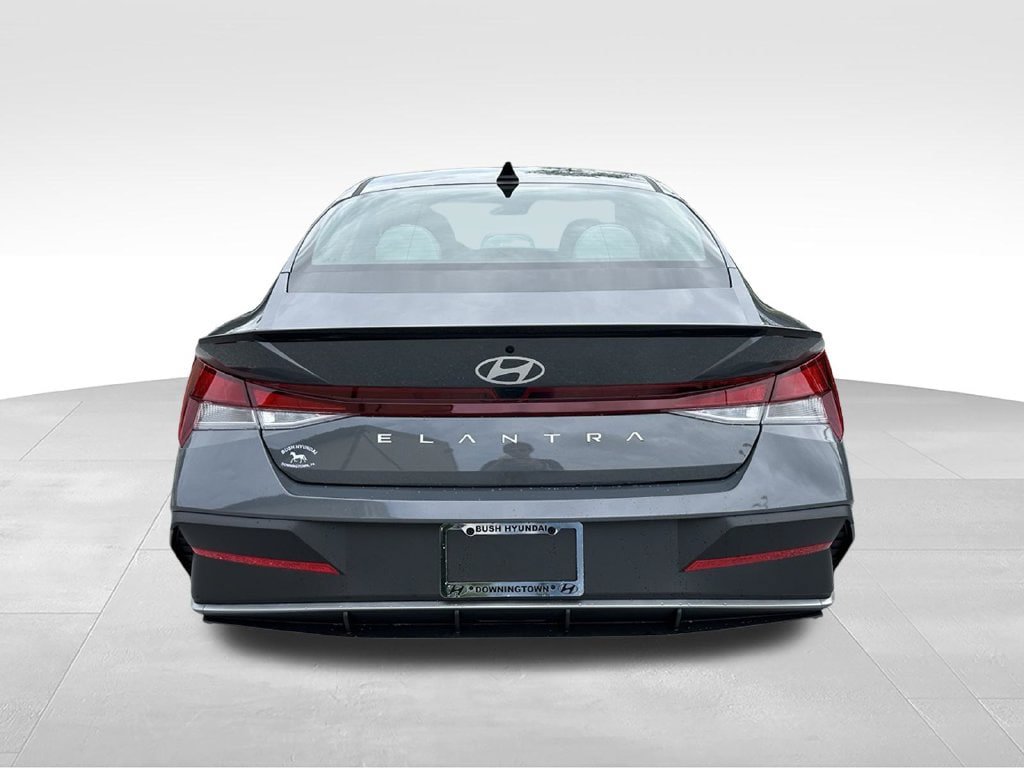New 2026 Hyundai Elantra SEL Sport FWD image 6