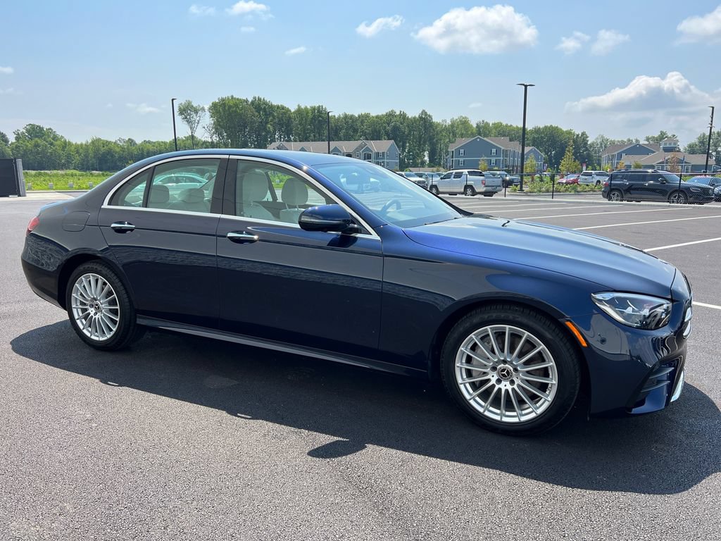 Used 2023 Mercedes-Benz E 350 4MATIC Sedan image 2