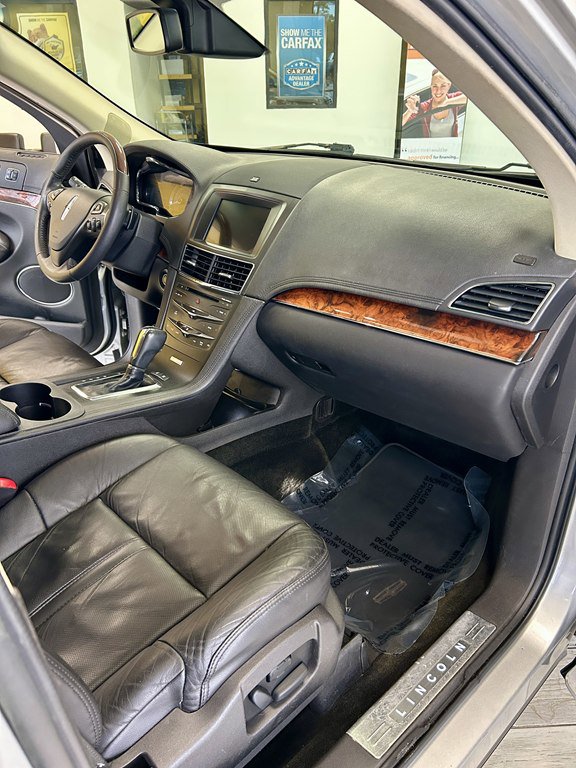 Used 2018 Lincoln MKT AWD w/ Technology Package image 12