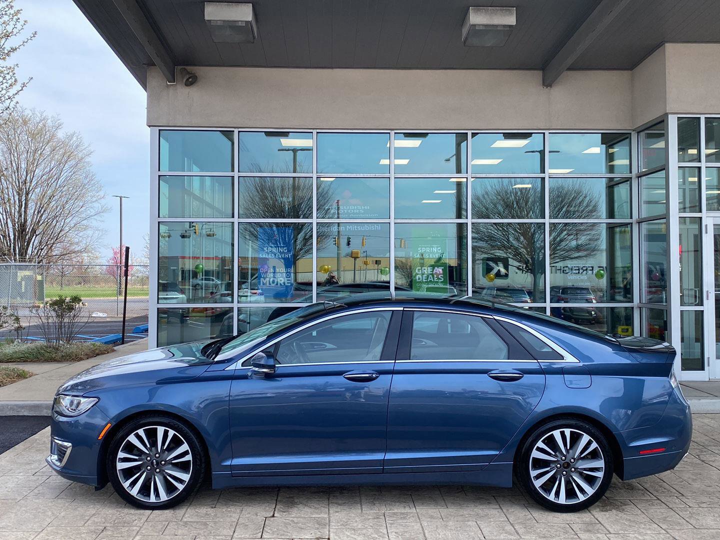 Used 2019 Lincoln MKZ Reserve w/ Luxury Package image 4