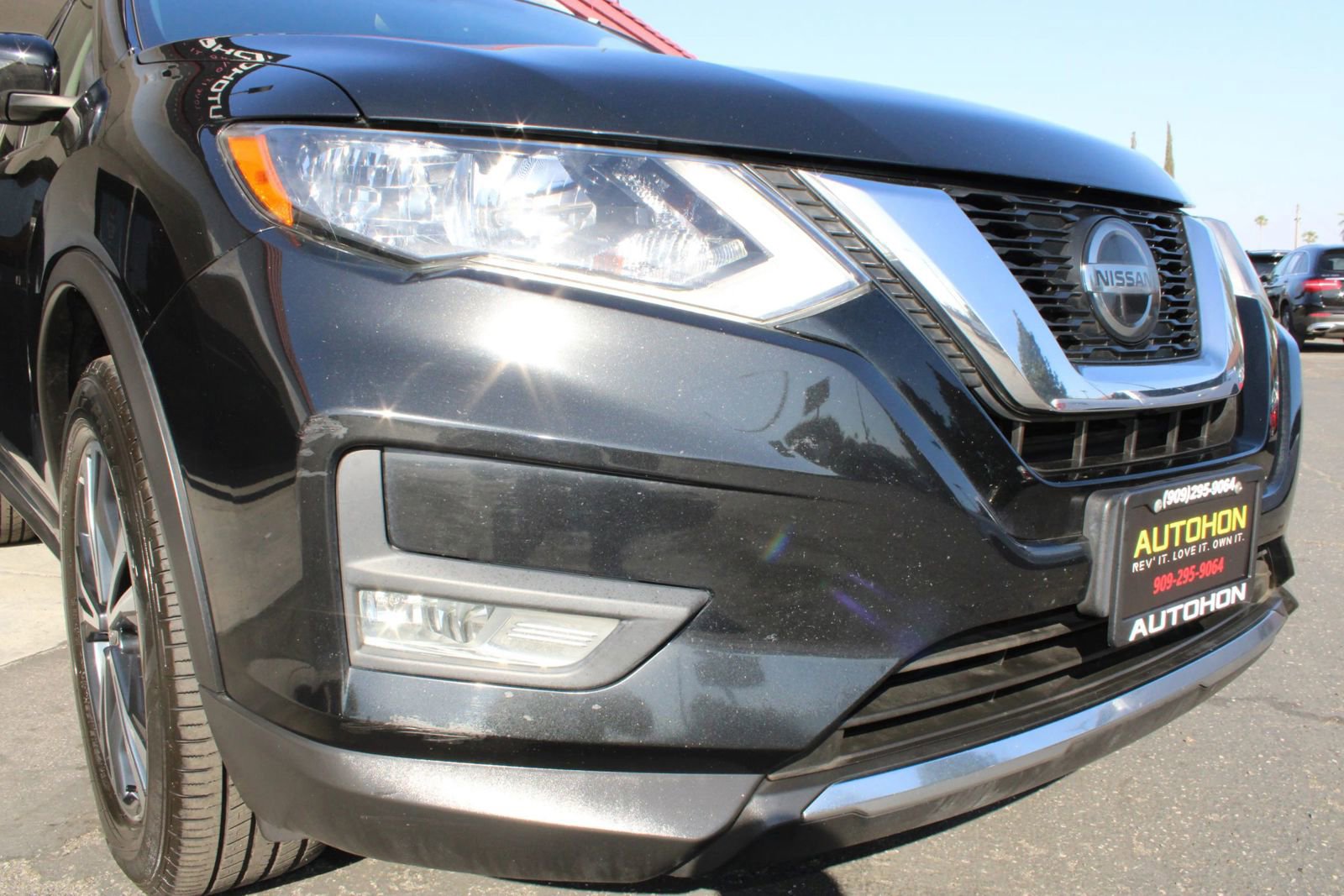 Used 2018 Nissan Rogue SL image 5