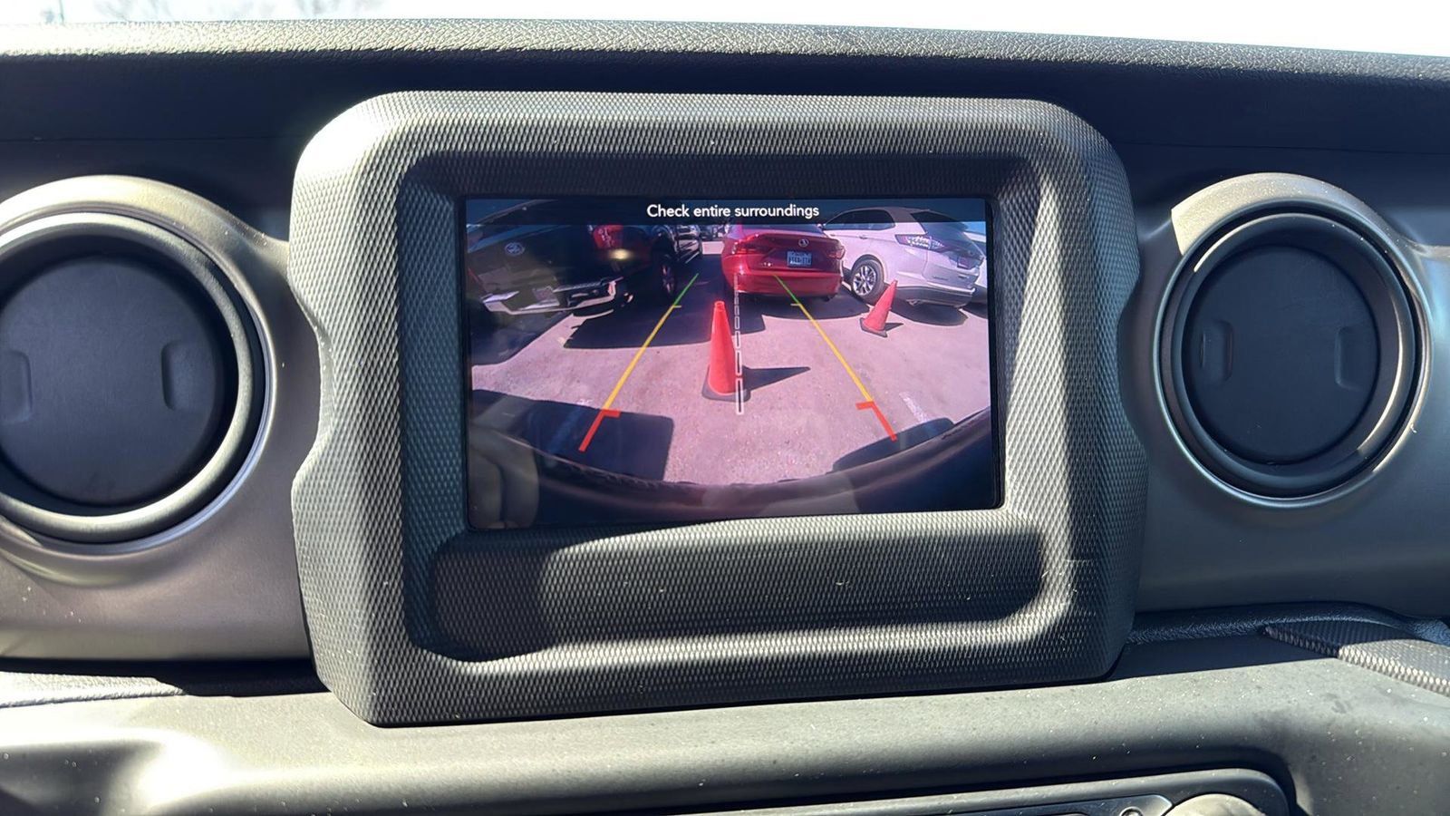 Used 2018 Jeep Wrangler Unlimited Sport S image 19