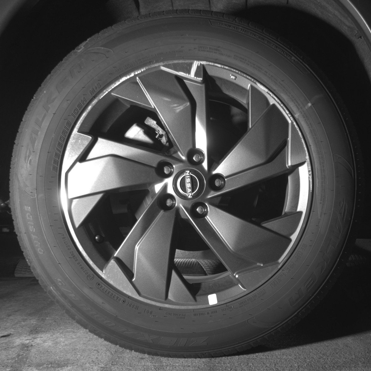Used 2025 Nissan Rogue SV FWD image 15
