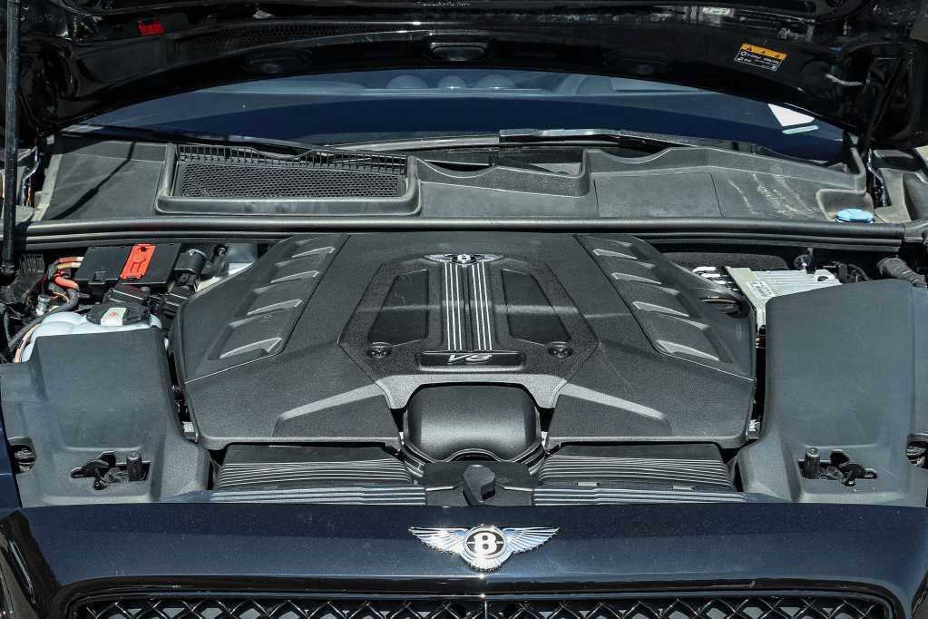 Used 2020 Bentley Bentayga AWD/4WD image 38