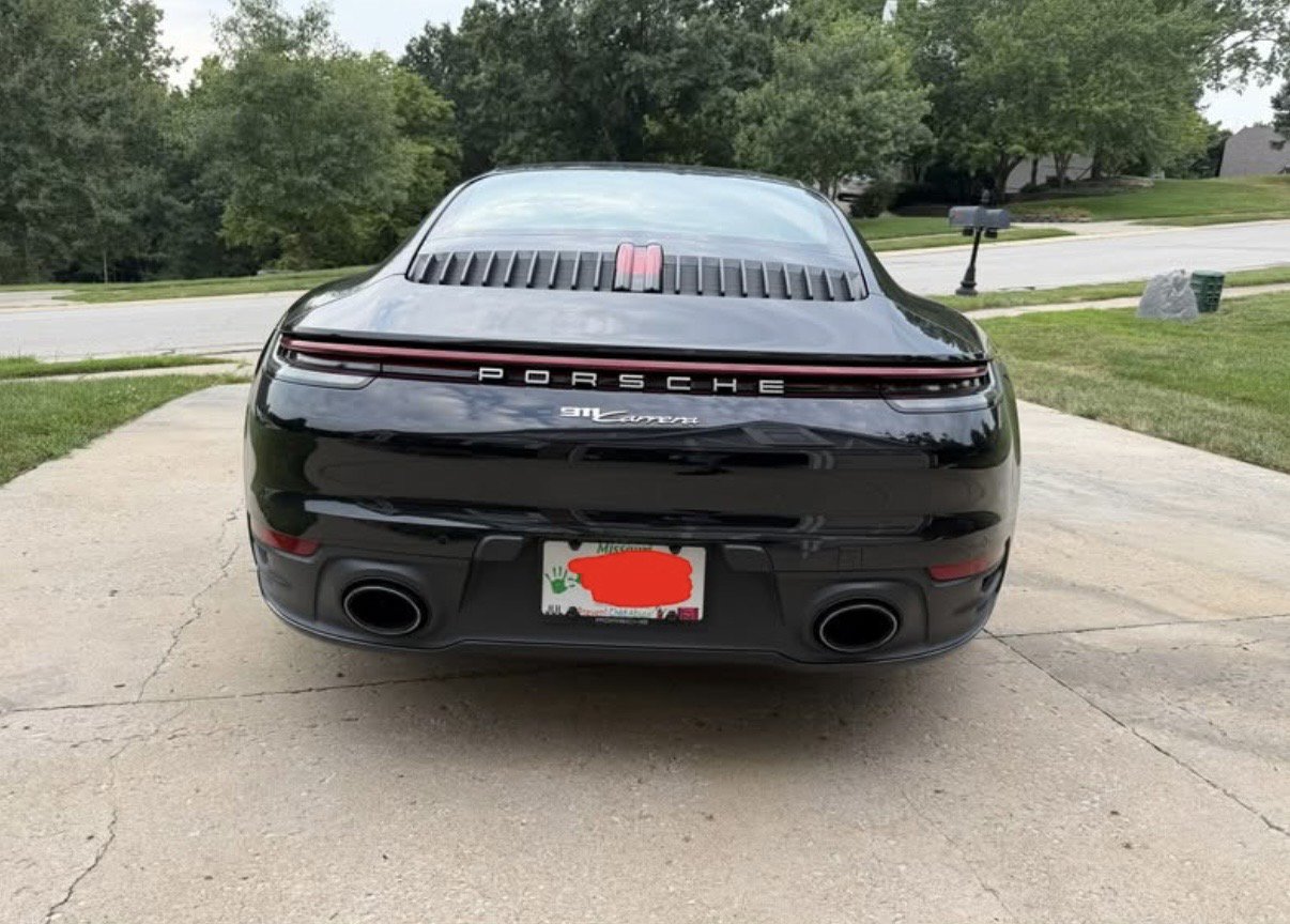 Used 2022 Porsche 911 Carrera image 3