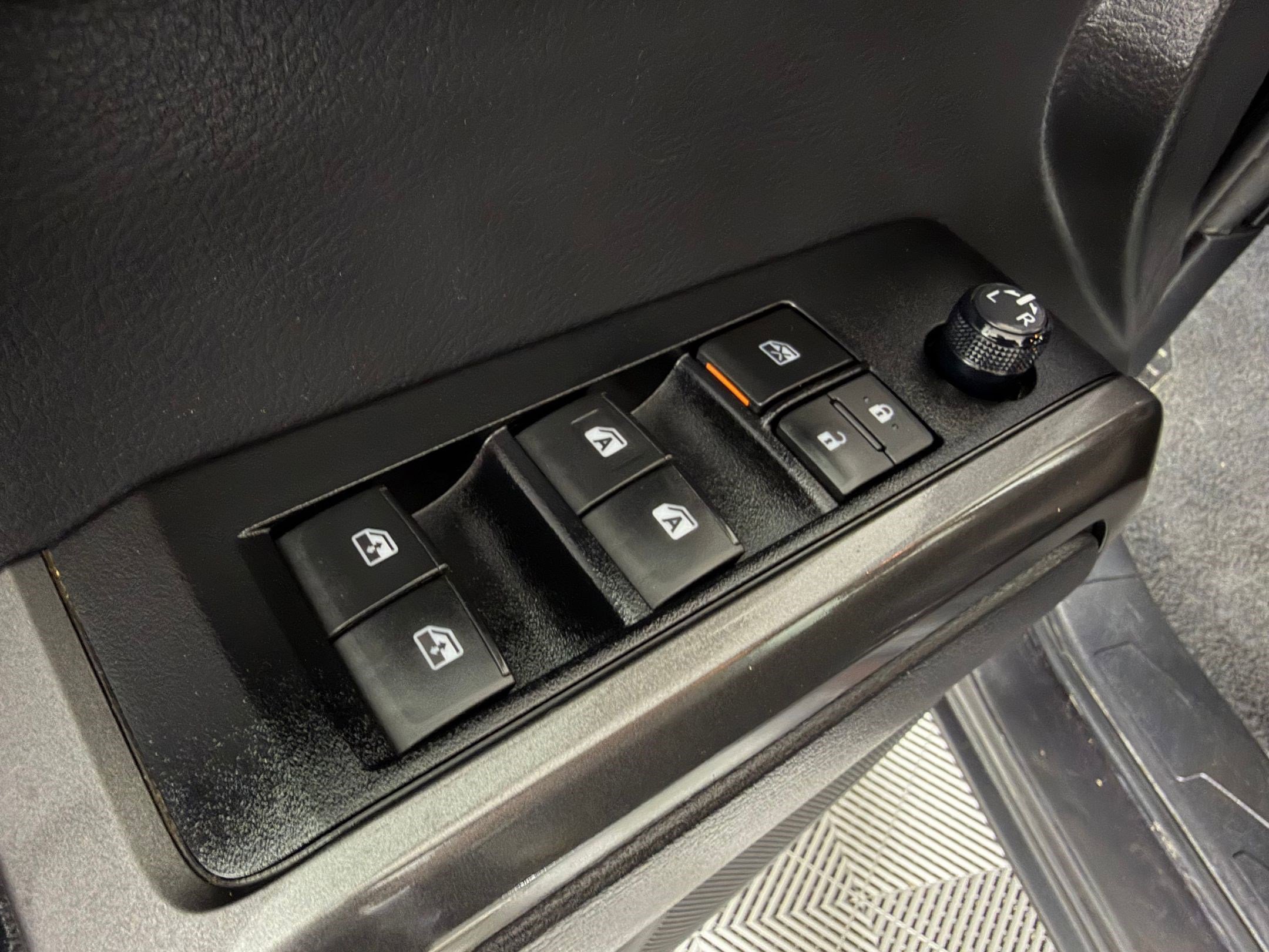 Used 2023 Toyota Tacoma TRD Off-Road w/ Technology Package image 10