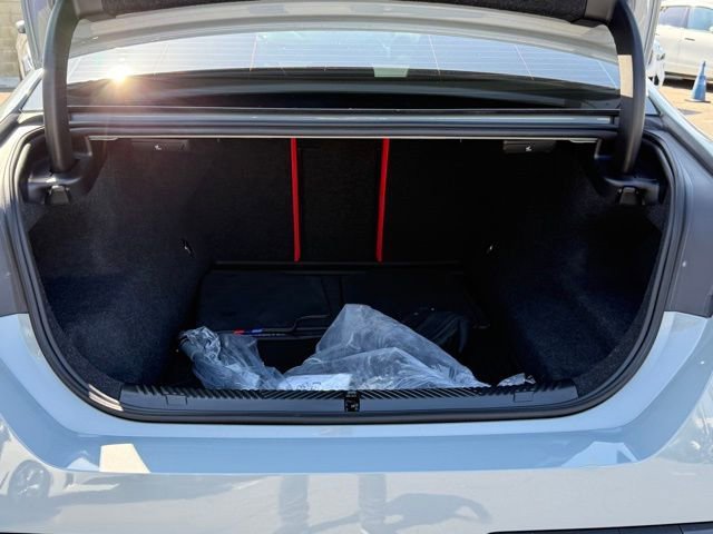 Used 2025 BMW M5 w/ Executive Package image 16