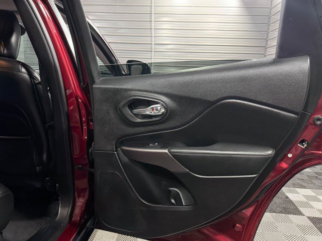 Used 2020 Jeep Cherokee Latitude Lux w/ Comfort/Convenience Group image 34