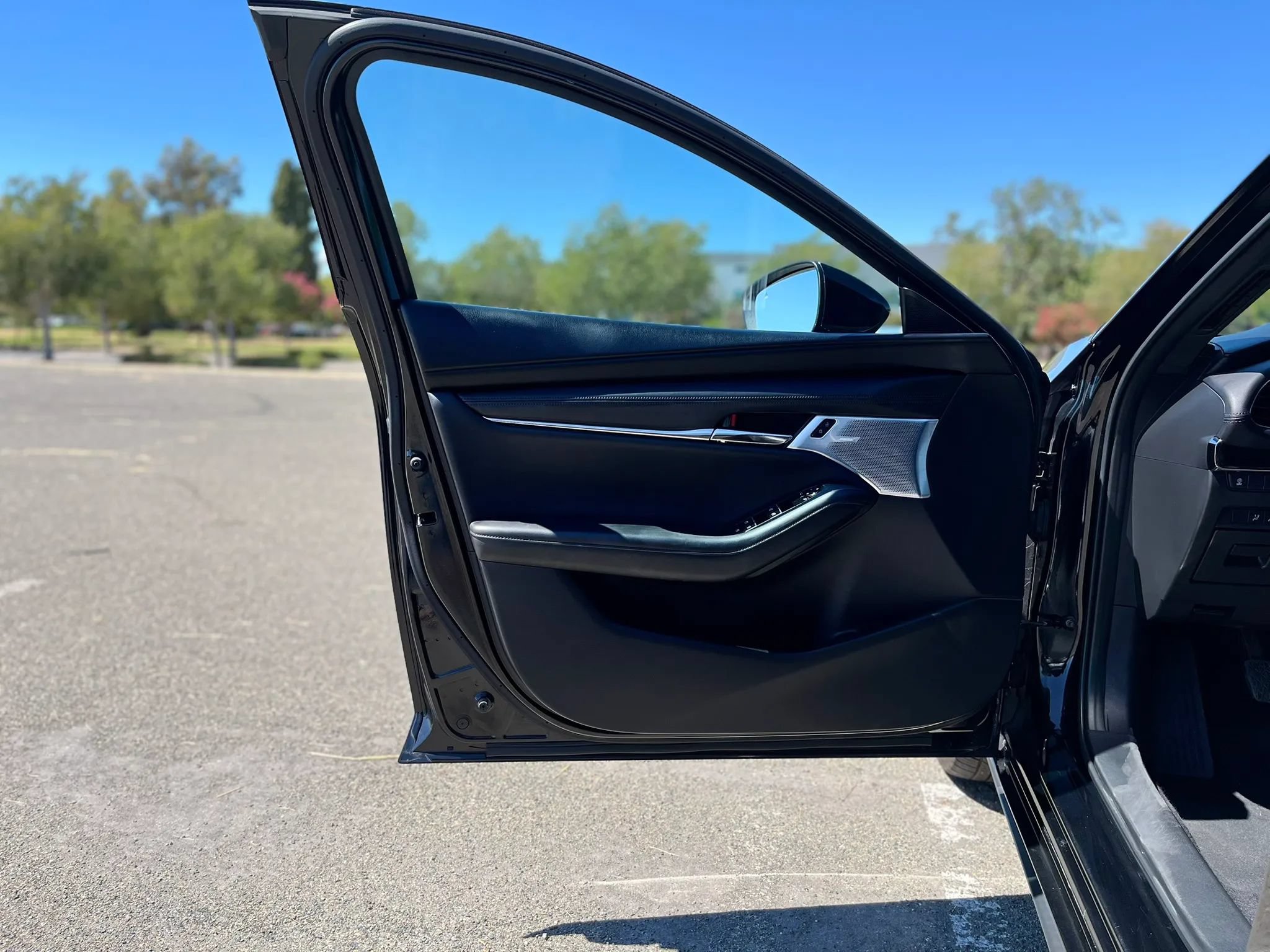 Used 2022 MAZDA MAZDA3 s FWD image 10