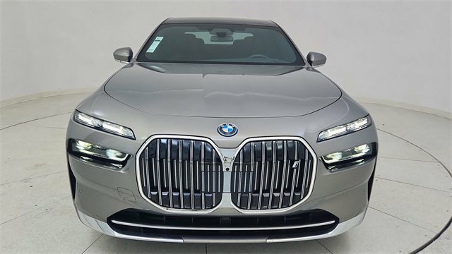 Used 2025 BMW i7 eDrive50 image 13