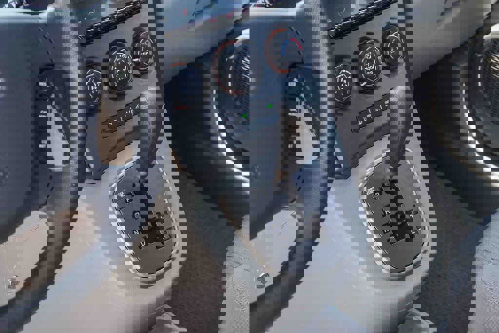 Used 2007 Kia Rondo LX image 18