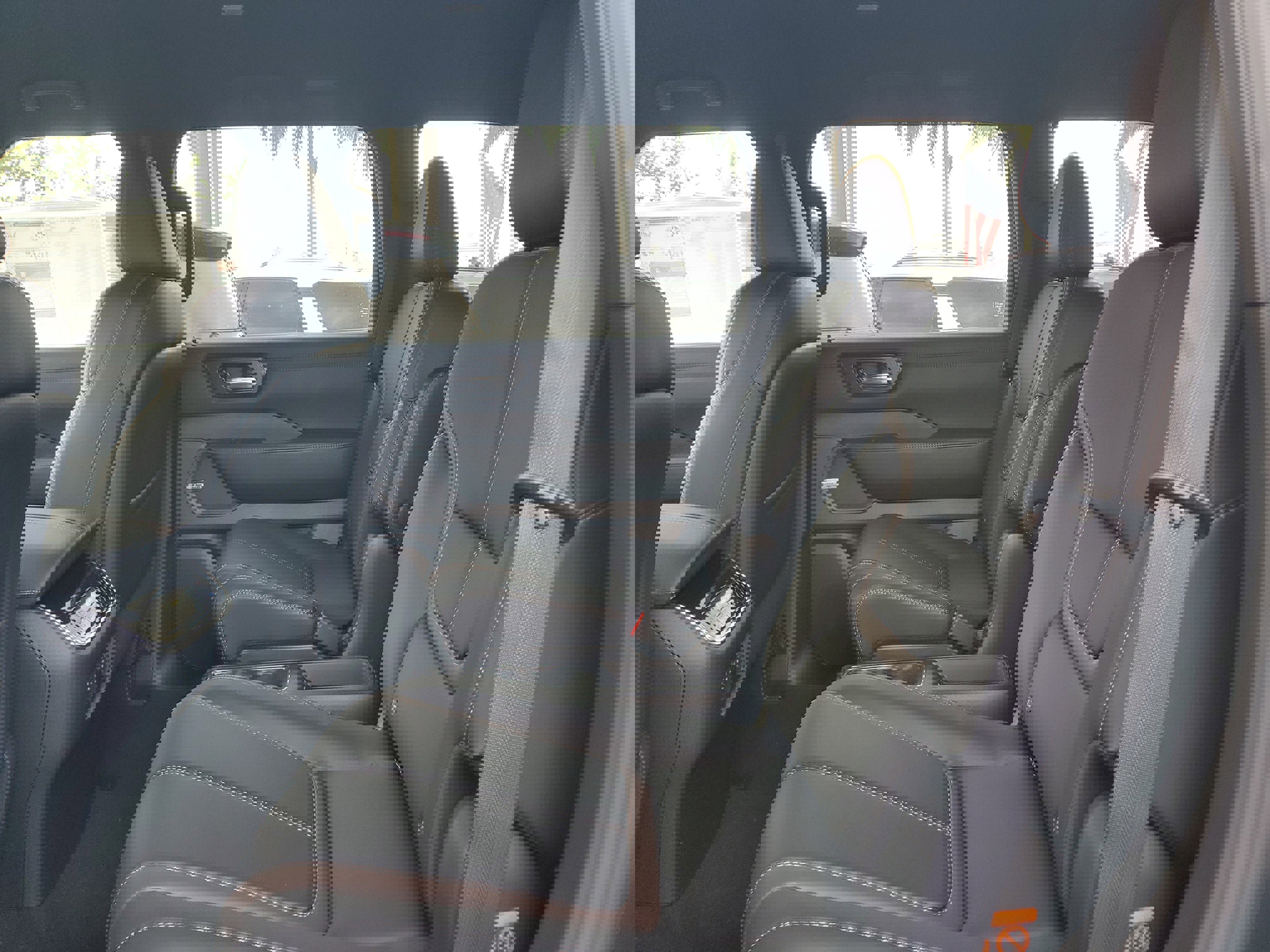 New 2025 Nissan Armada SL w/ Captain's Chari Seat Package image 17