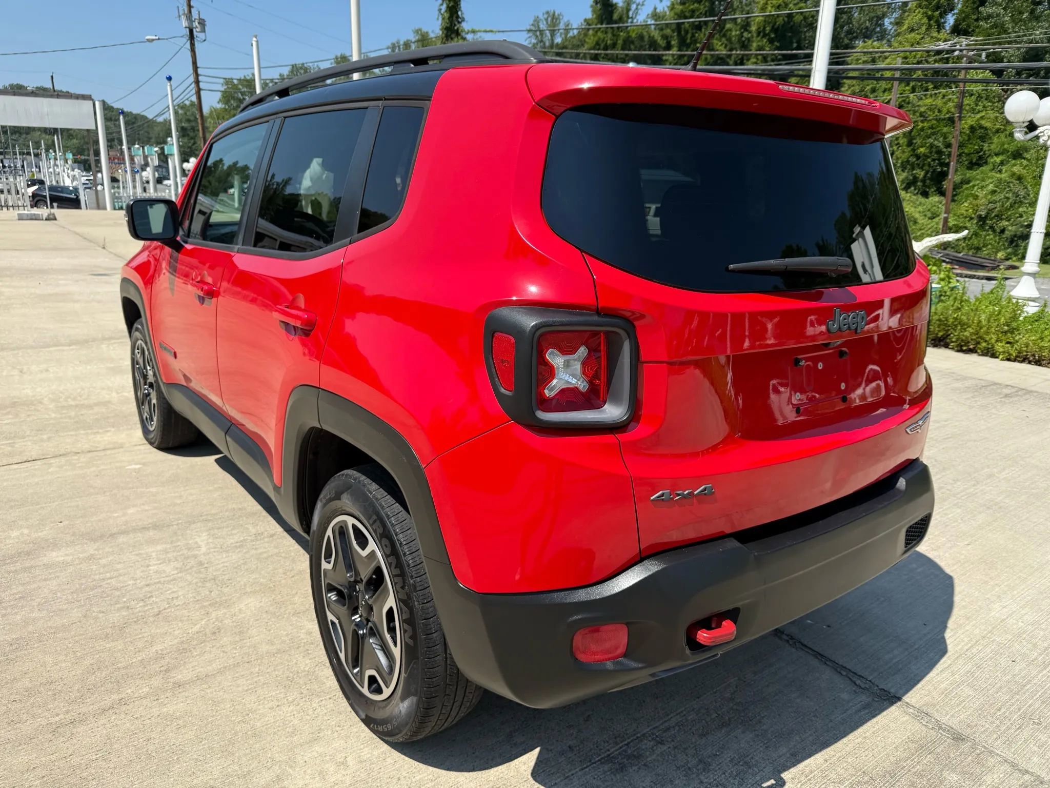 Used 2016 Jeep Renegade Trailhawk image 11