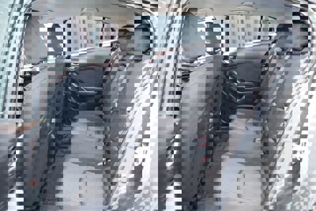 Used 2014 MAZDA MAZDA3 i Touring image 18