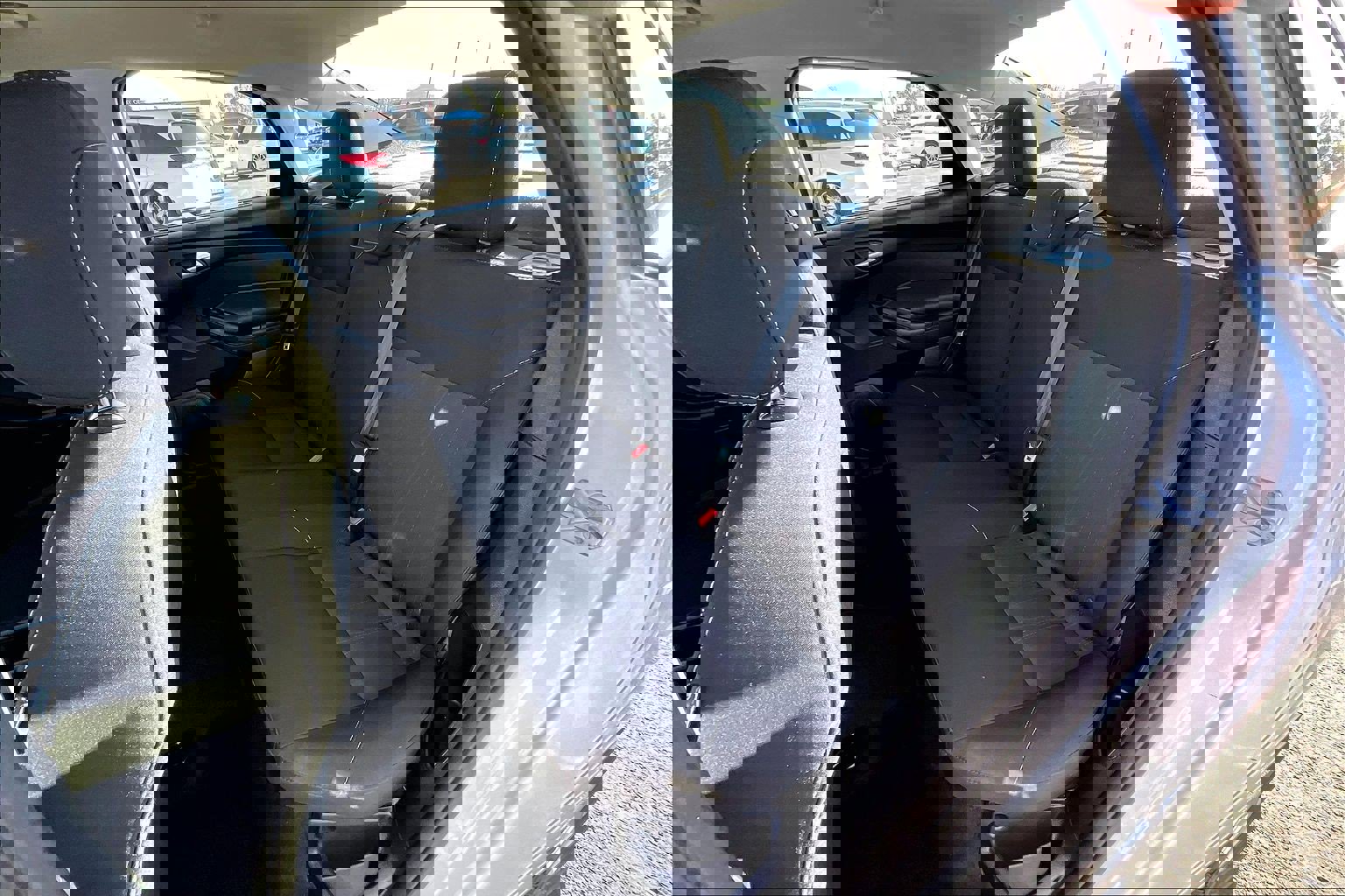 Used 2018 Ford Focus SE image 24